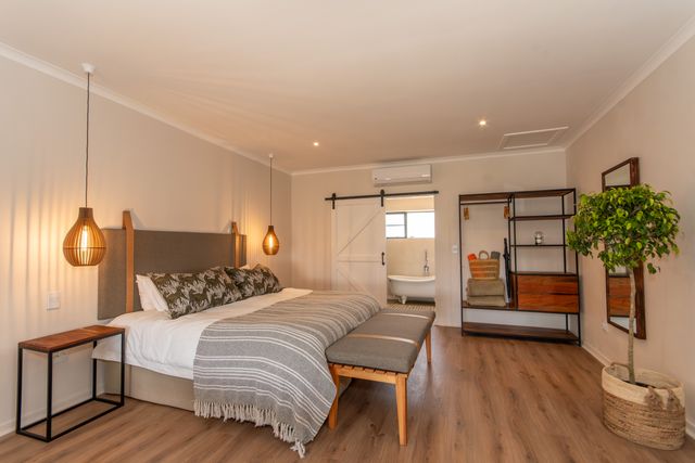 Zuid Afrika Hazyview Chestnut Country Lodge Luxury Room CCL (1).jpg - Jambo Safari Club